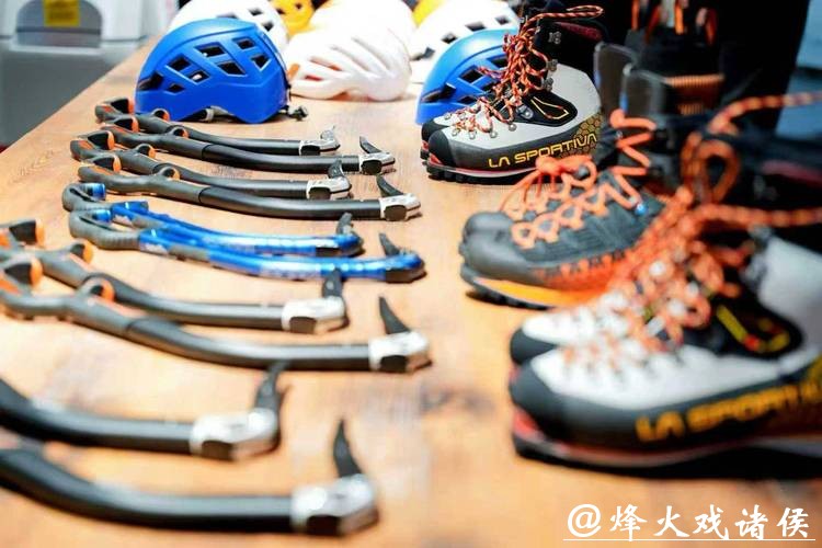 就在成都高新区!国内首家室内攀冰馆正式开业 就在成都高新区!国内首家室内攀冰馆正式开业